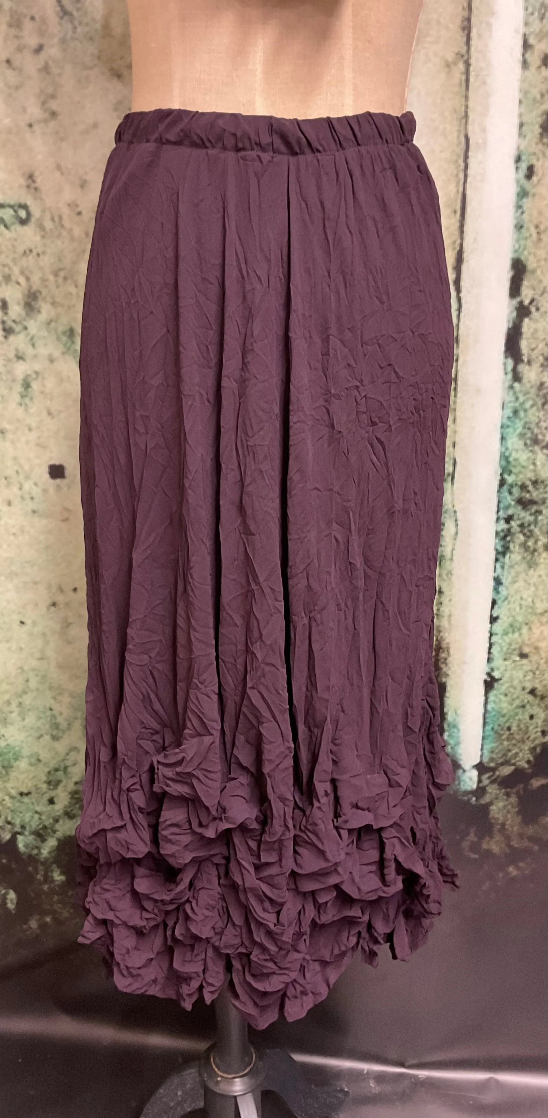 #5440 BlackBerry crinkle midi skirt with elasticated waist