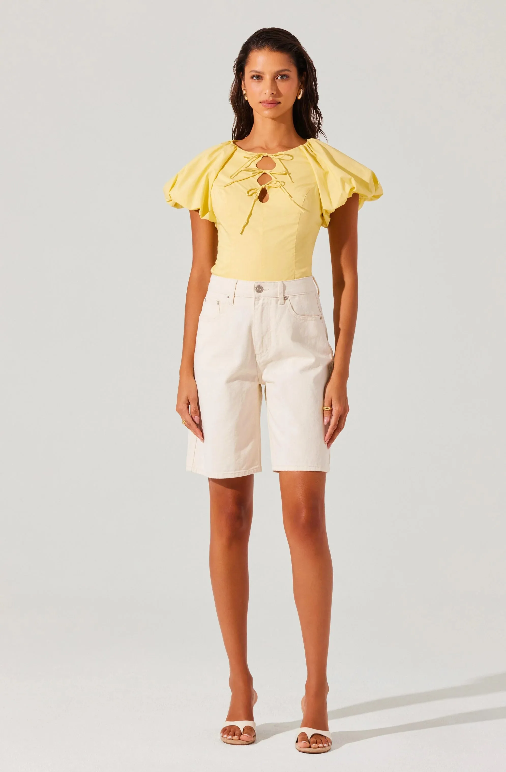 ASTR The Label Aine Poplin Puff Sleeve Top