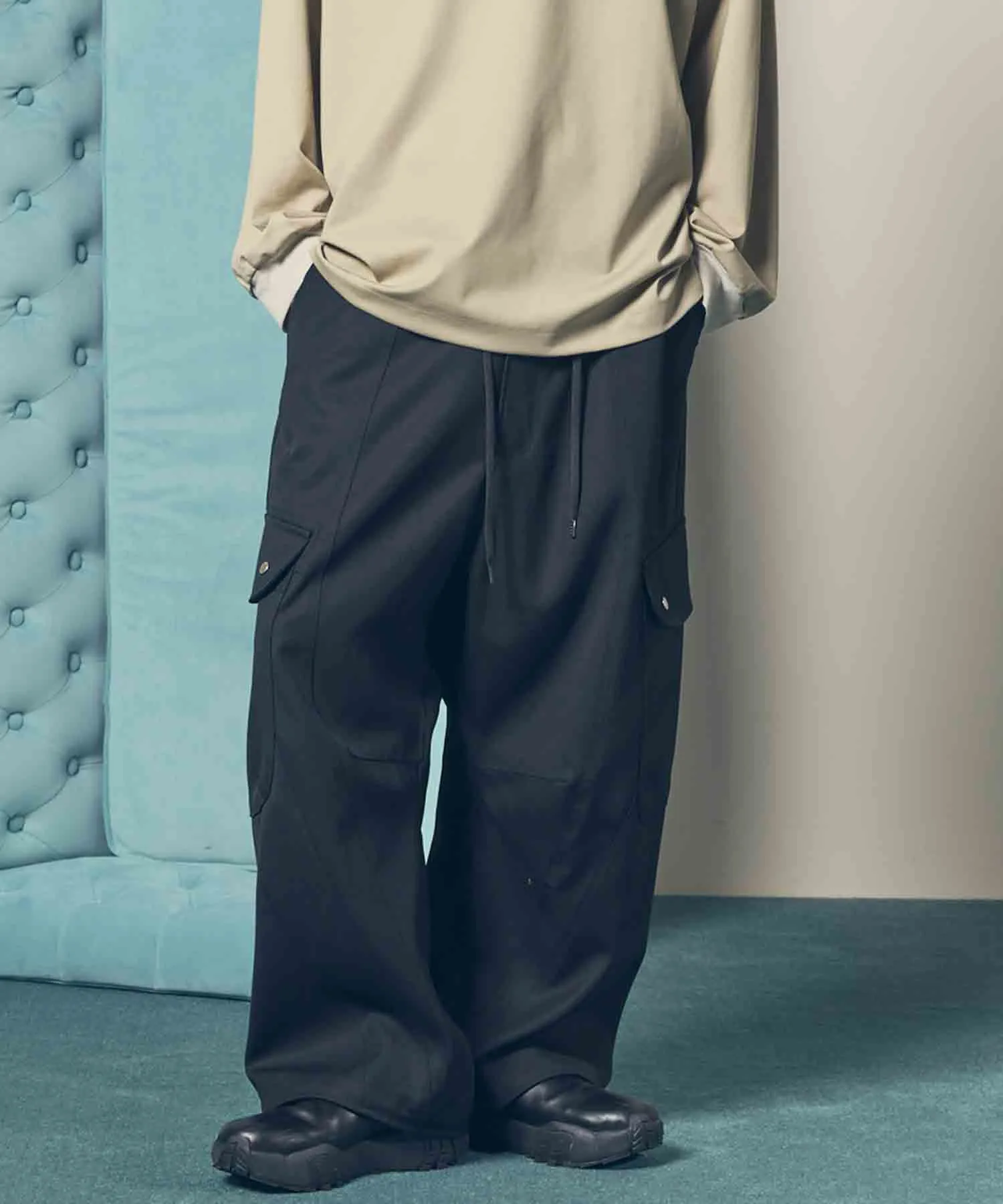 Chambray Wool Prime-Wide Three-Dimensional Cutting Cargo Pants