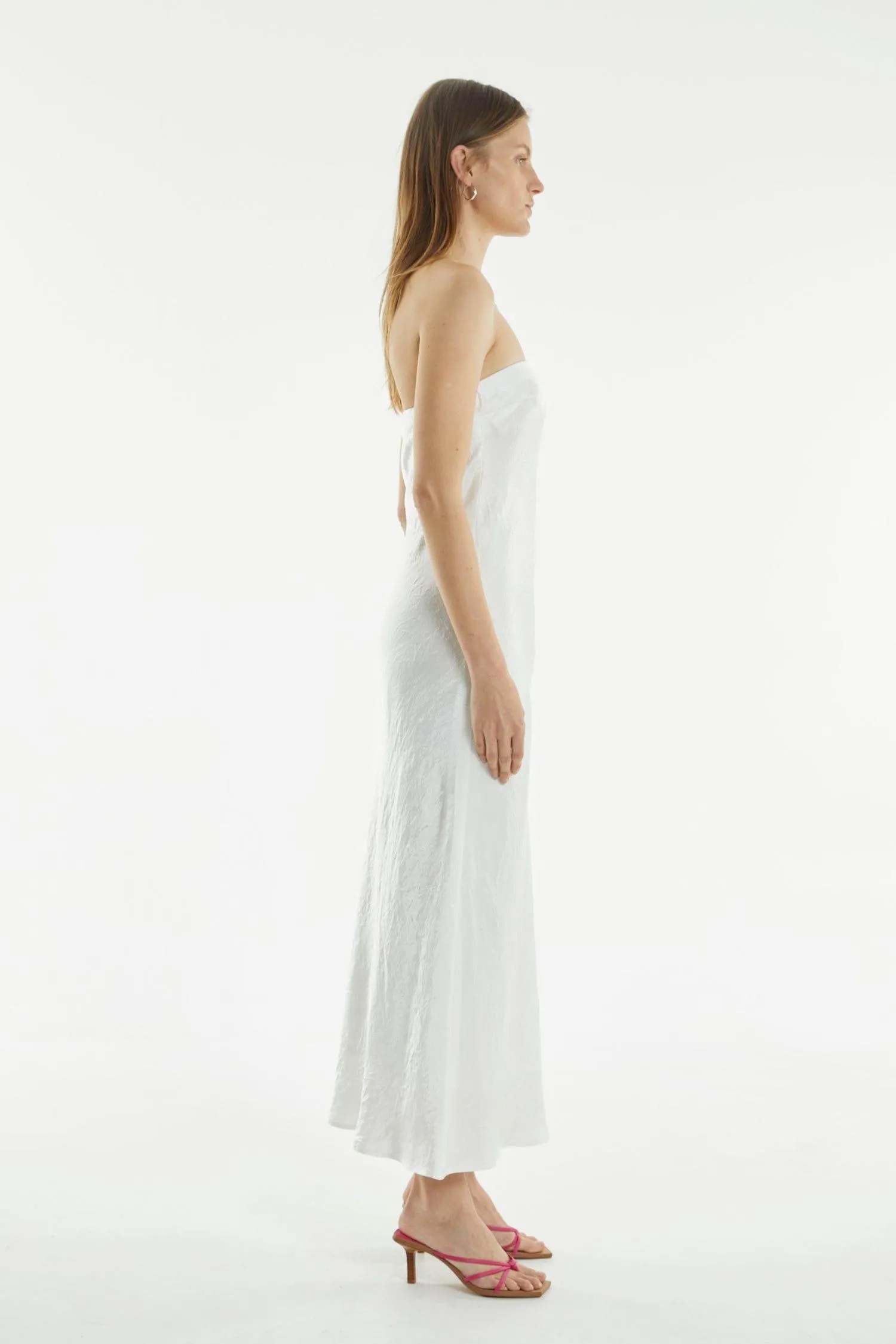 CRUSH BIAS STRAPLESS DRESS | OFF WHITE