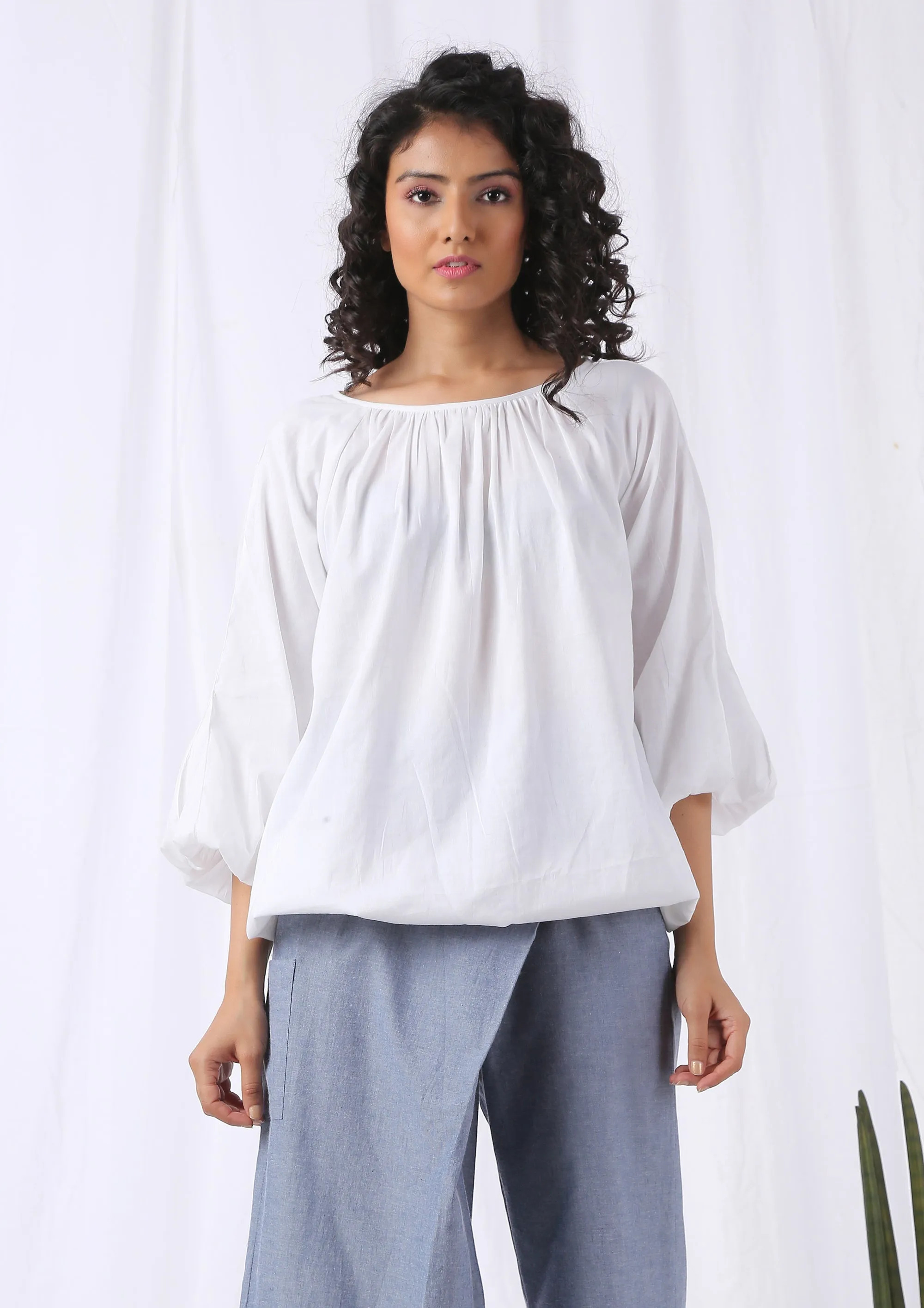 GATHER SLEEVES TOP