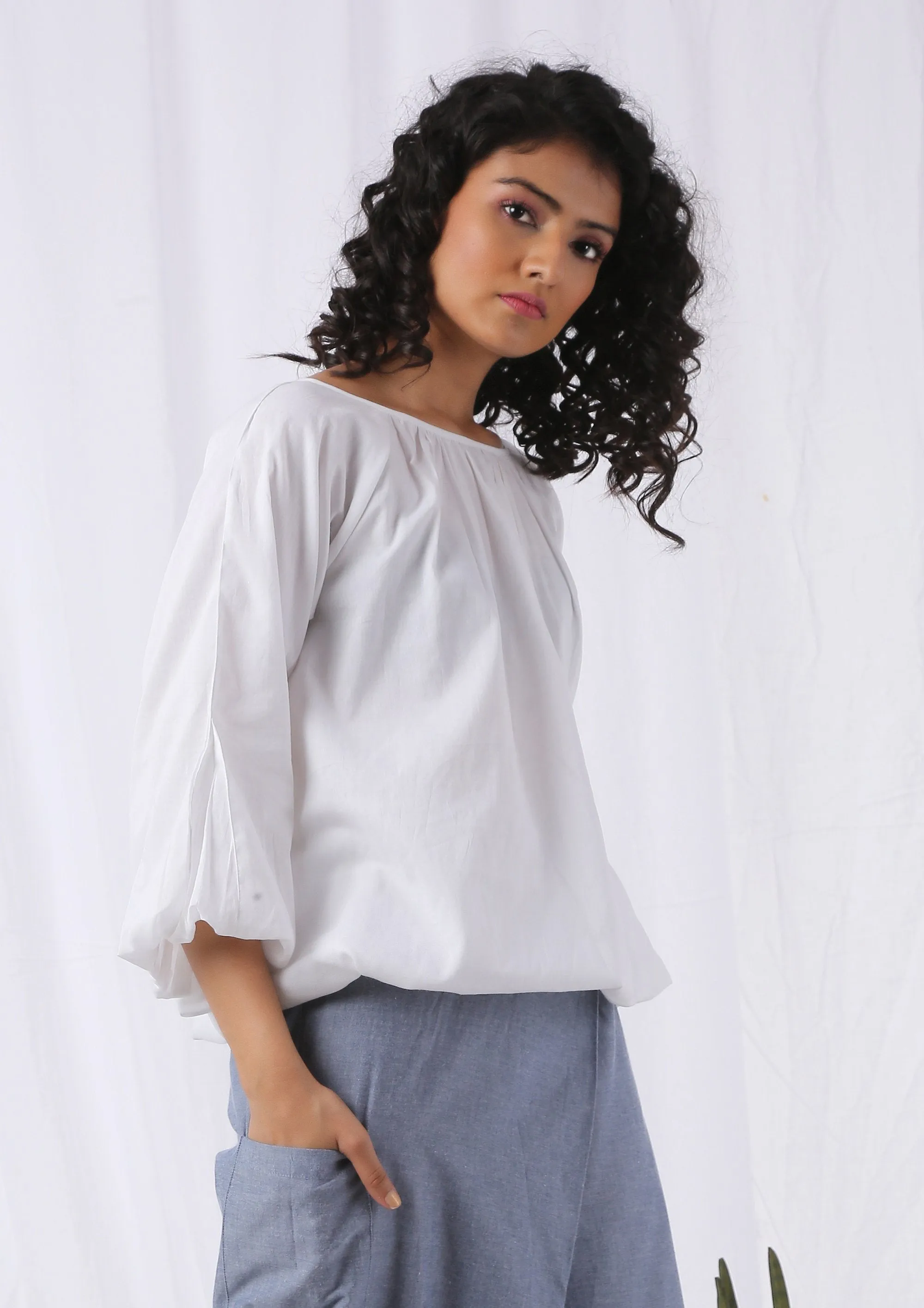GATHER SLEEVES TOP
