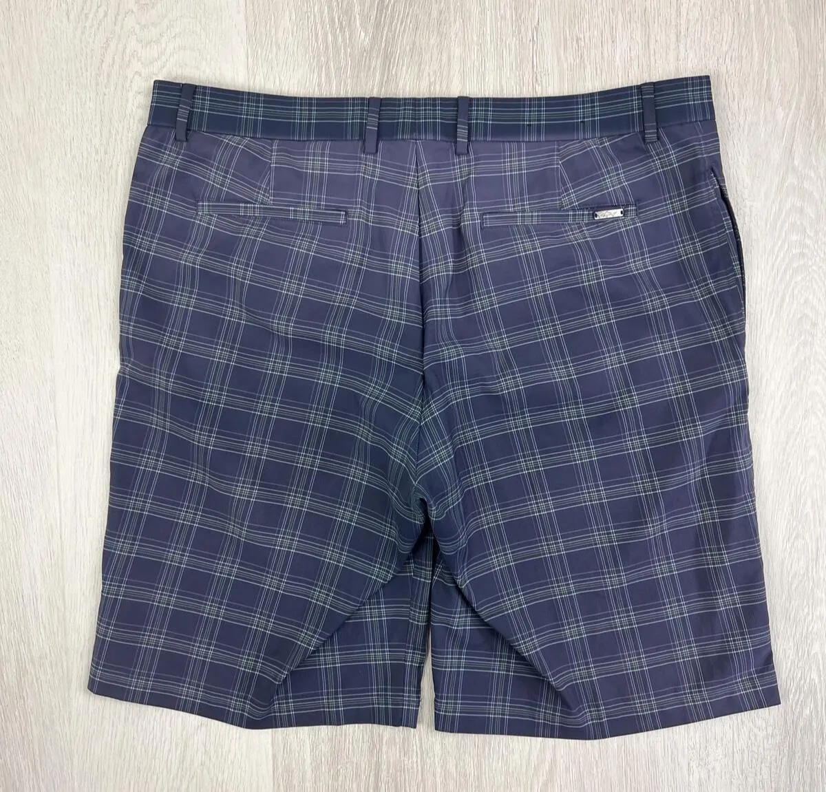 Greg Norman Mens Navy Blue Plaid Golf Shorts Size 38
