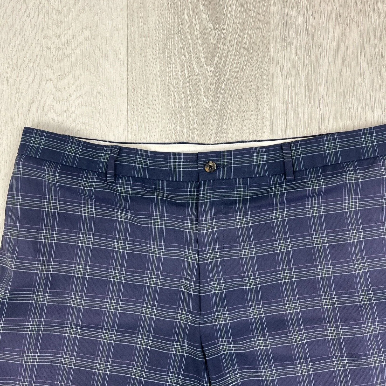 Greg Norman Mens Navy Blue Plaid Golf Shorts Size 38