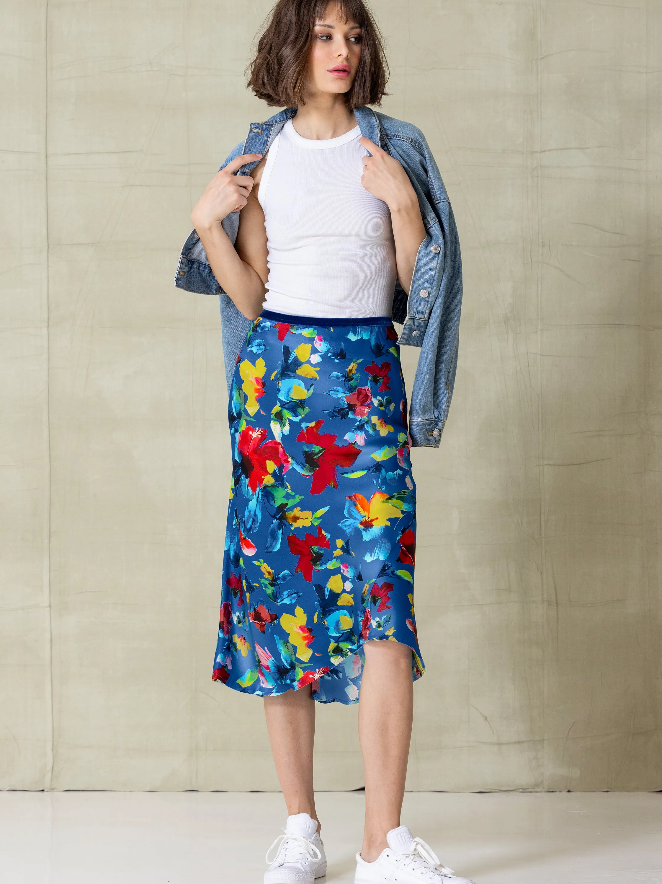 ICONIC go luxe bias skirt print