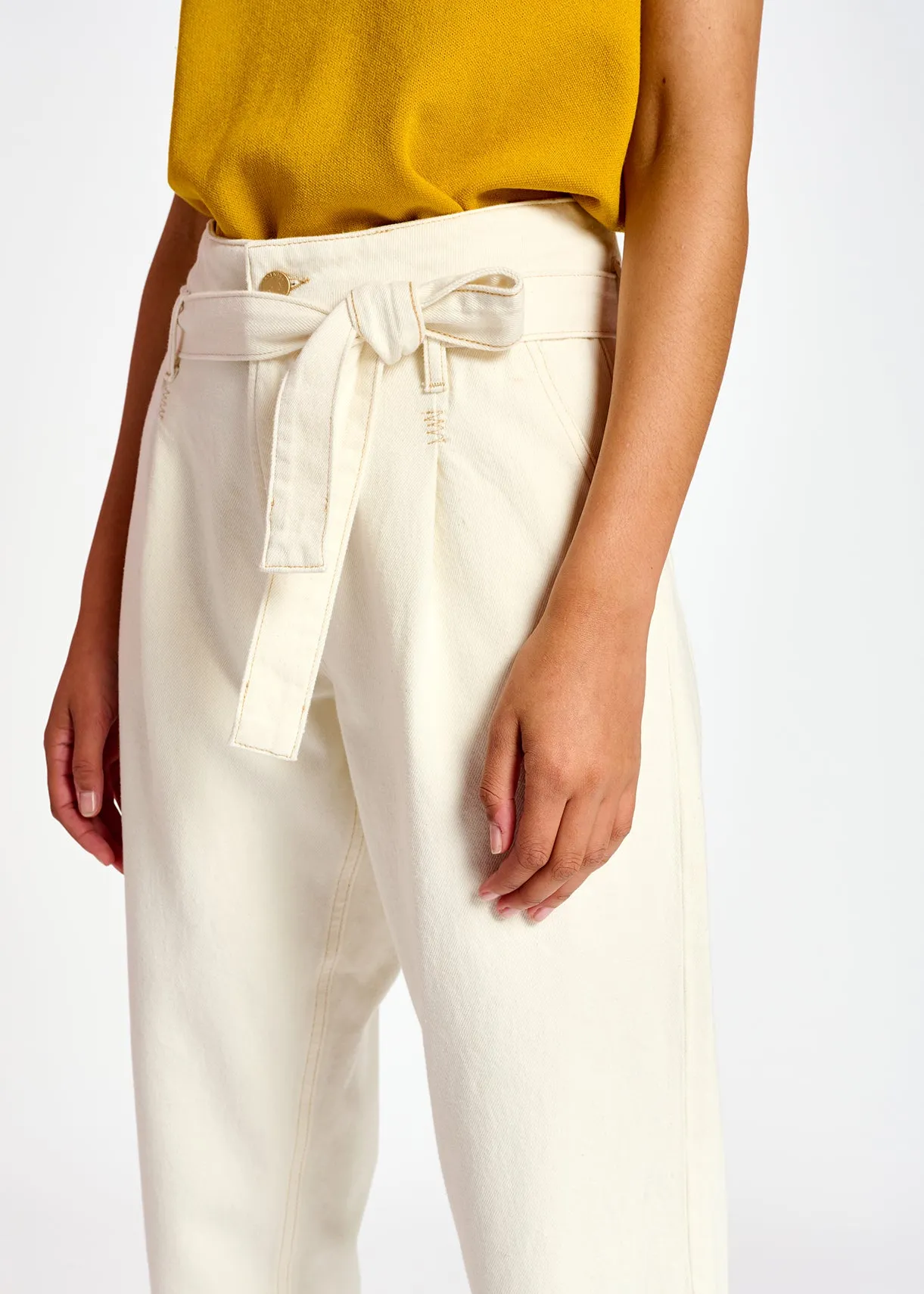 Off-white belted carrot-shaped high-rise jeans