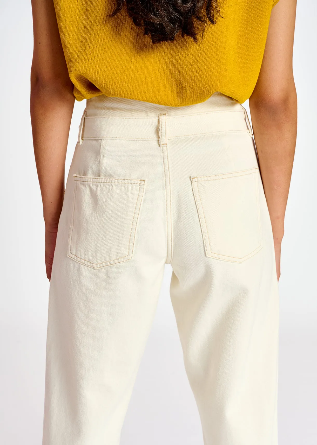 Off-white belted carrot-shaped high-rise jeans