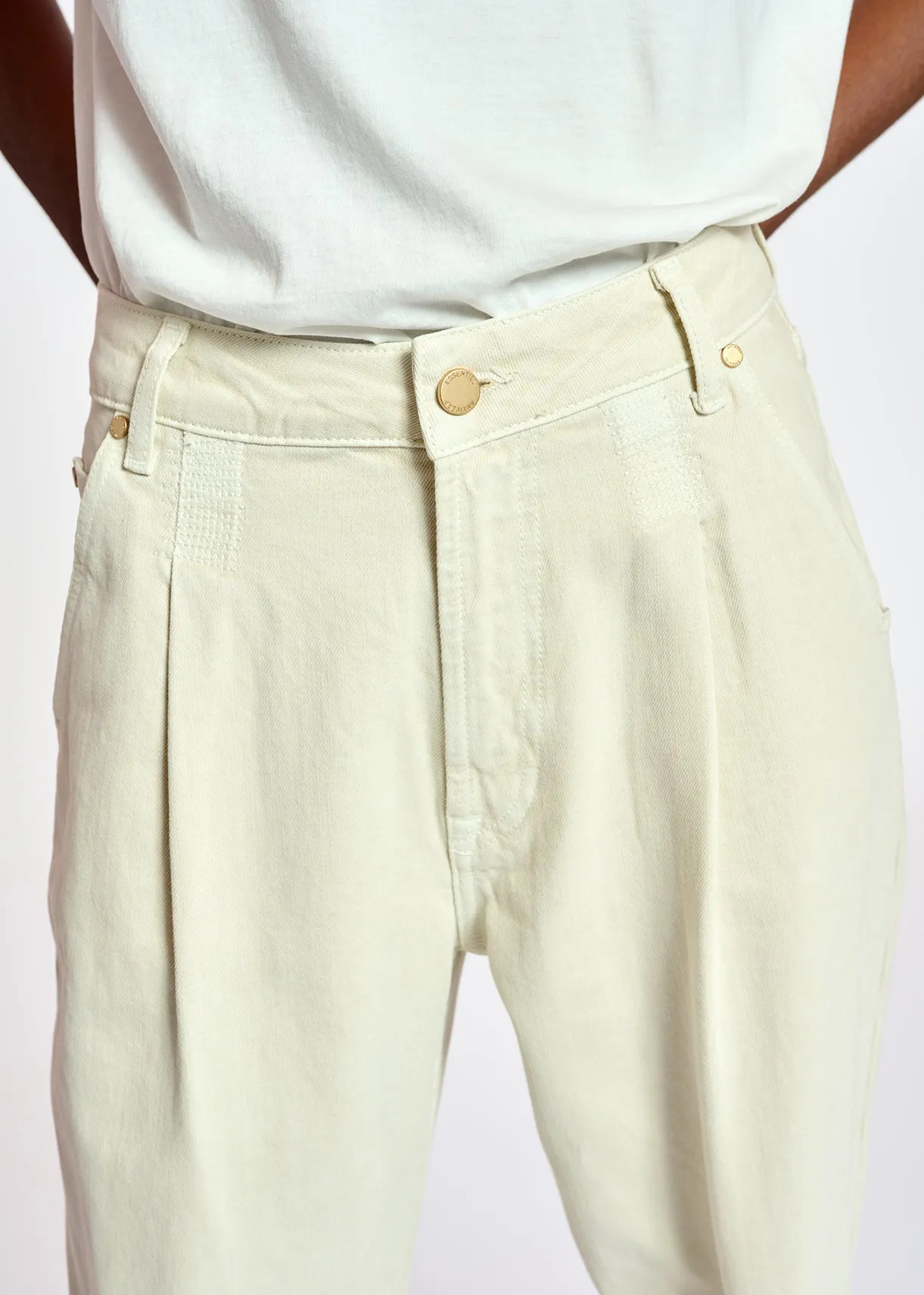 Off-white denim boyfriend jeans