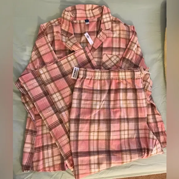 Old Navy Women’s Plaid Flannel Pajama Set.Plus size 4XL NWT