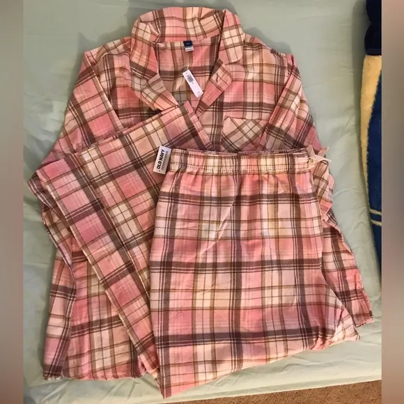 Old Navy Women’s Plaid Flannel Pajama Set.Plus size 4XL NWT