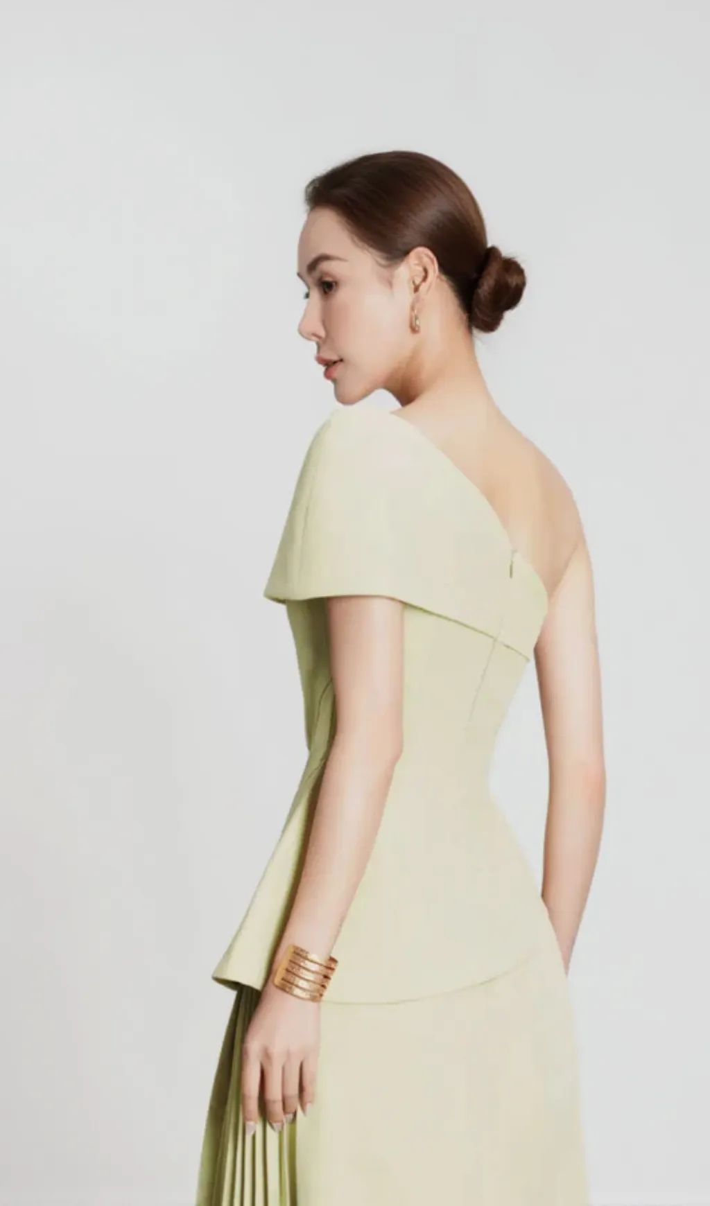 One Shoulder Top Flare Midi Skirt suit in Olive Green