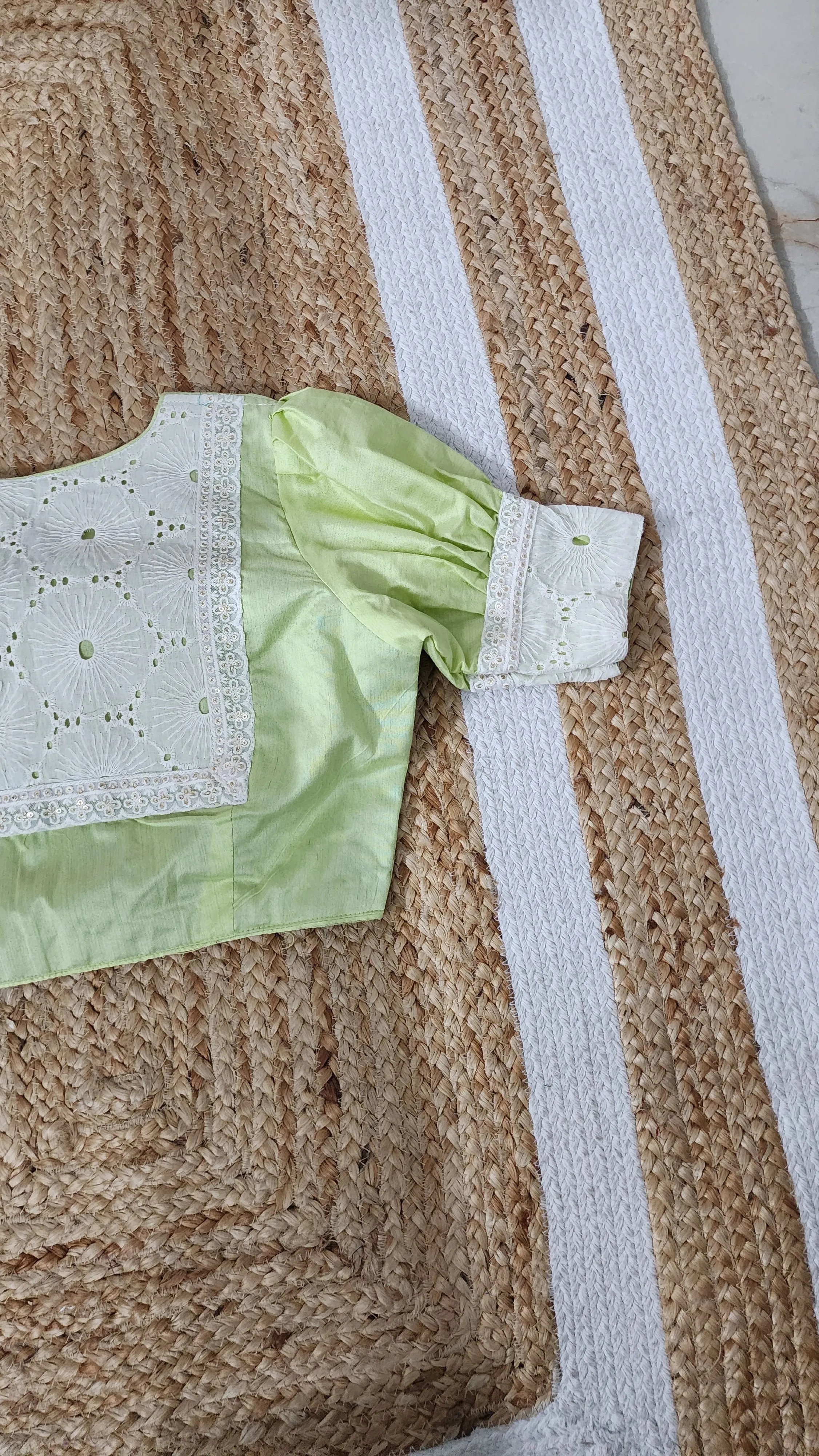 Pista Hakoba Puff Sleeve Blouse