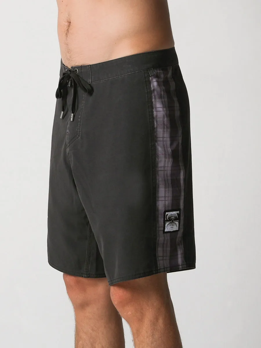 Plaid Control 18.5 Trunk