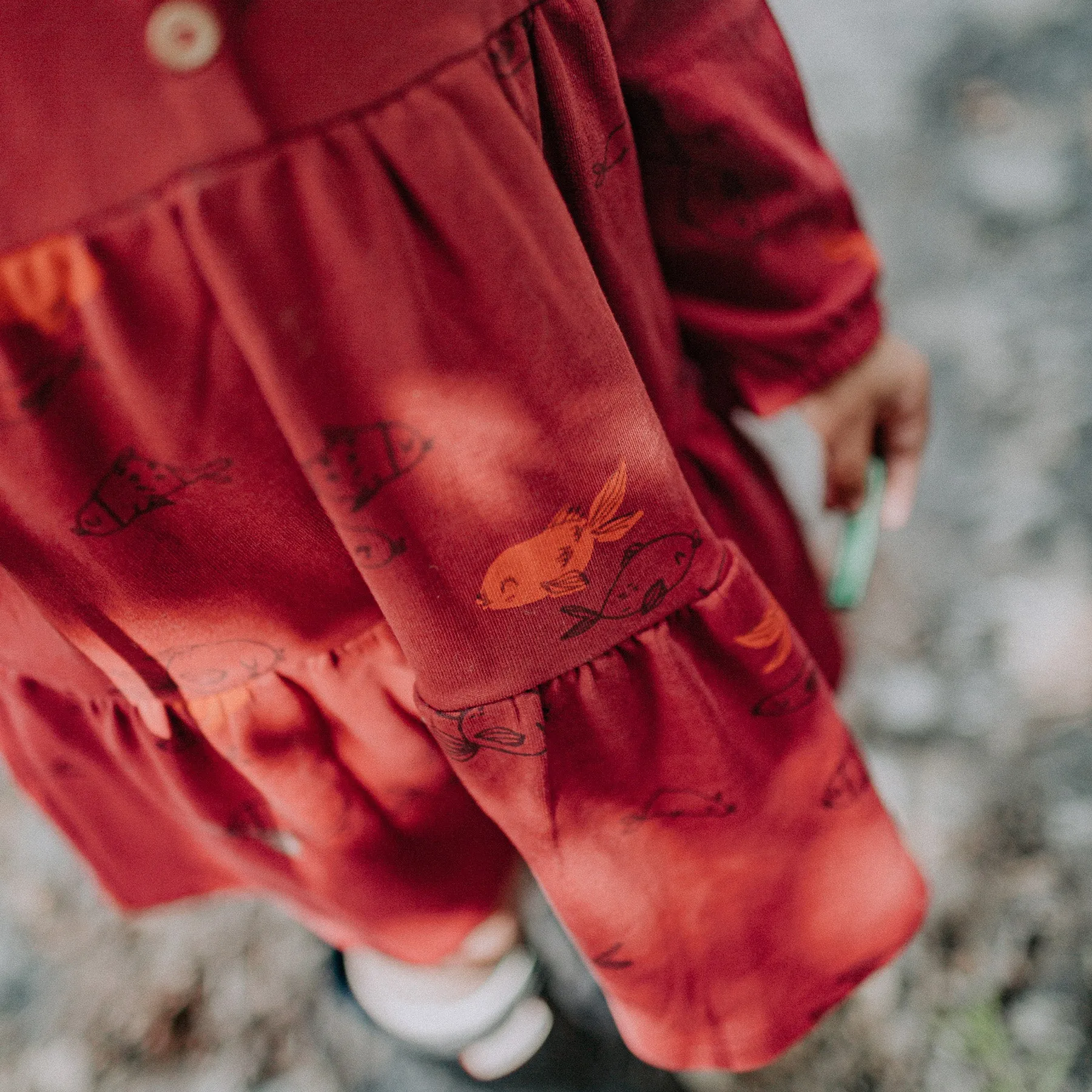 Robe rouge à volants étagés, bébé || Red dress with tiered ruffles, baby
