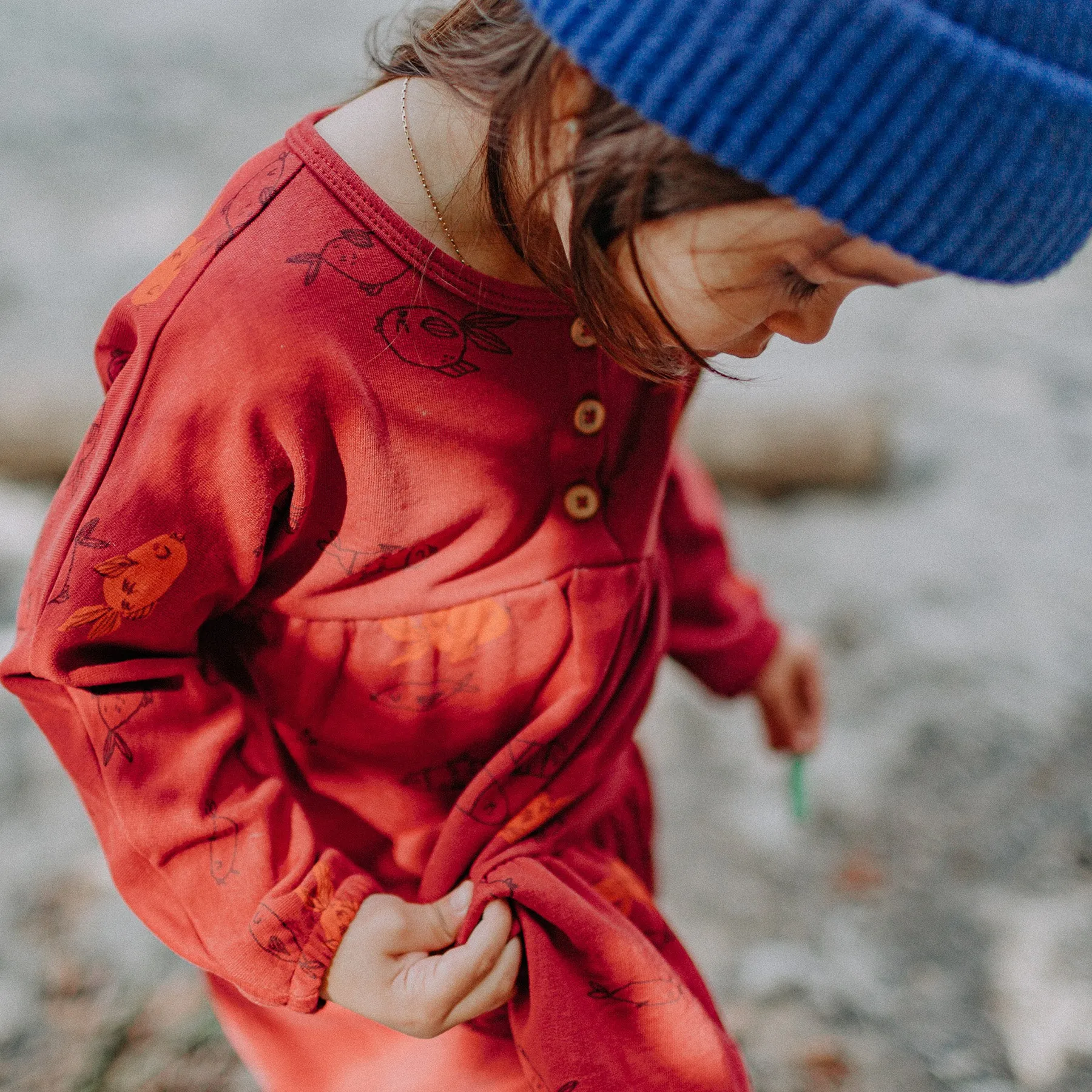 Robe rouge à volants étagés, bébé || Red dress with tiered ruffles, baby