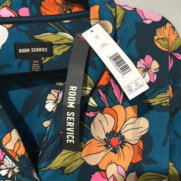 Room Service Two Piece Long Sleeve and Pants Floral Pajama Set Sz S NWT
