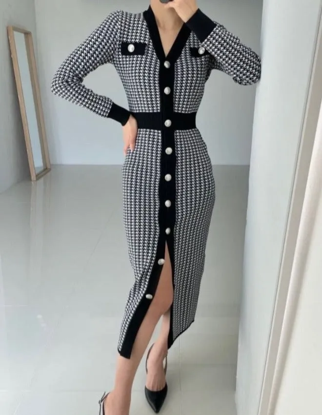 SAMANTHA V-NECK DRESS
