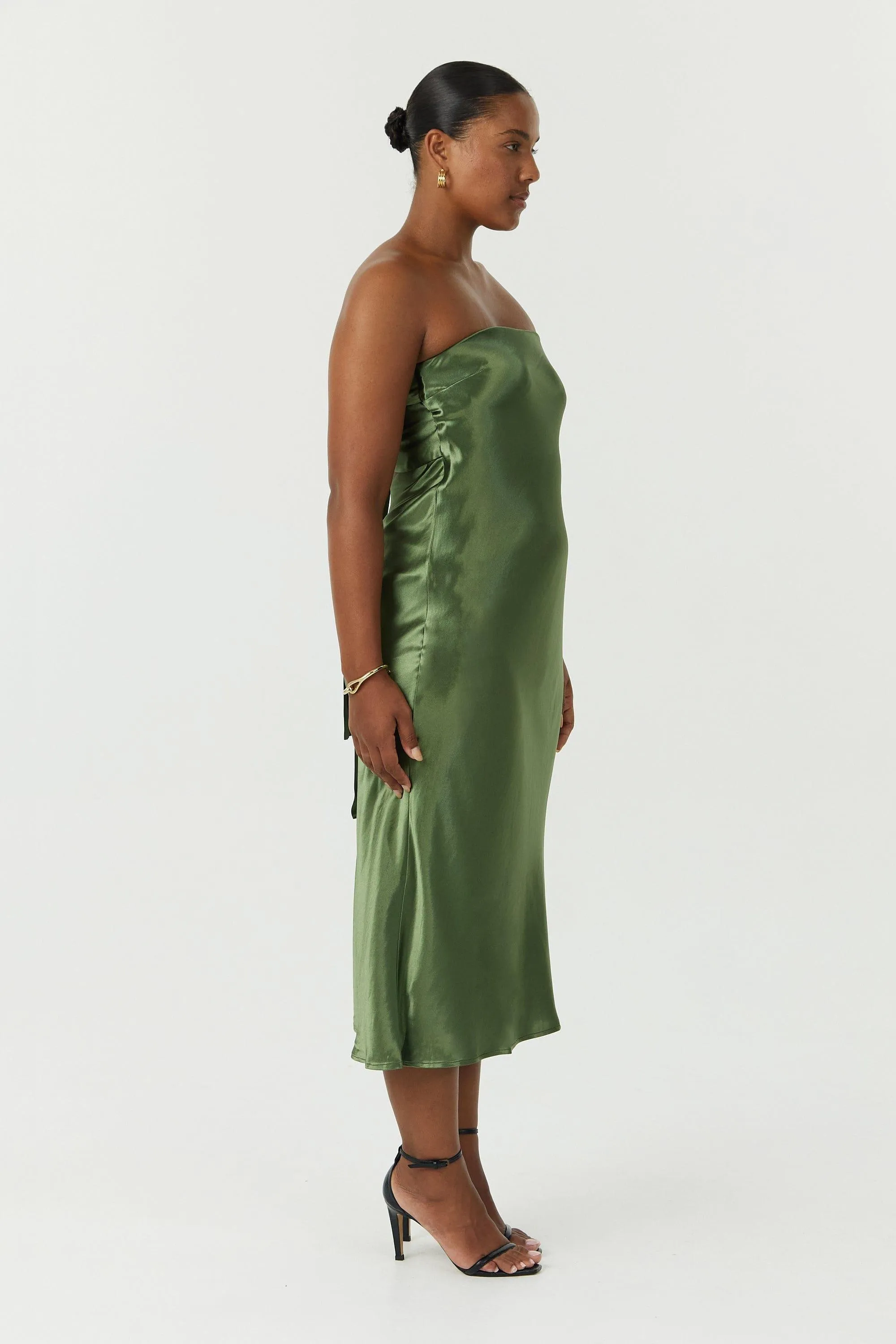 SATIN TIE BACK STRAPLESS MIDI | OLIVE