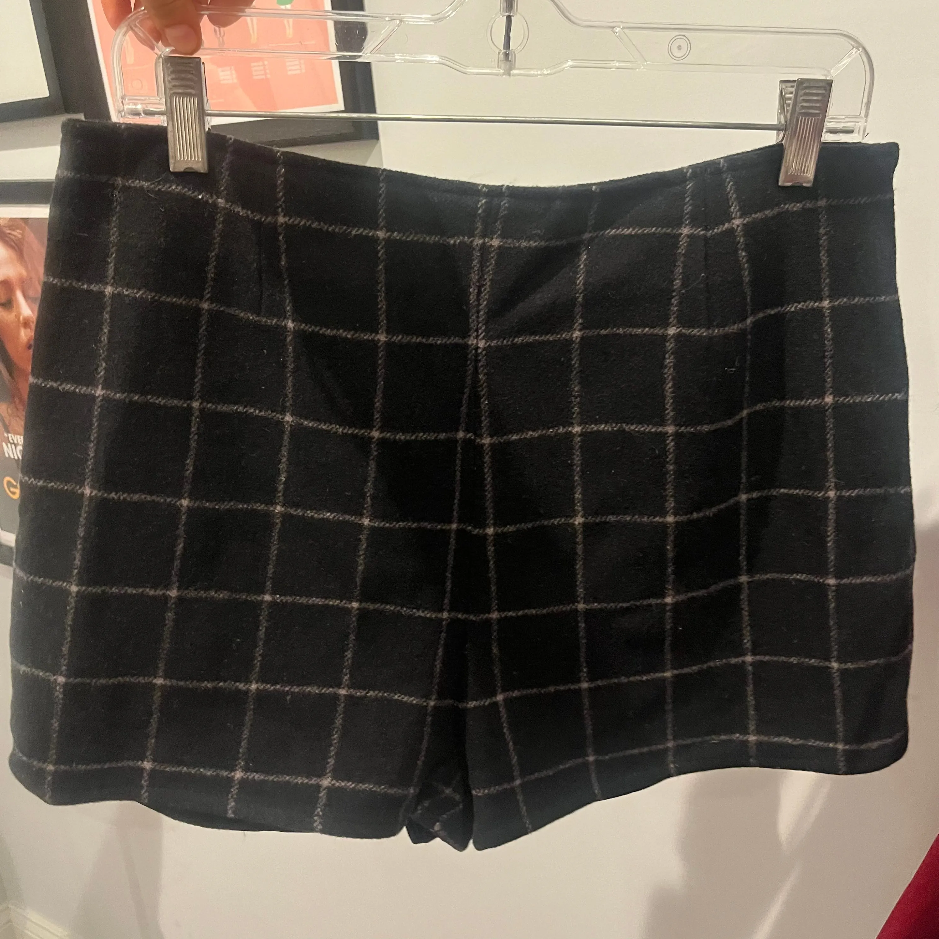 Serena van der Woodsen's Joie "Buella" Black Windowpane Plaid Shorts 12 (8)