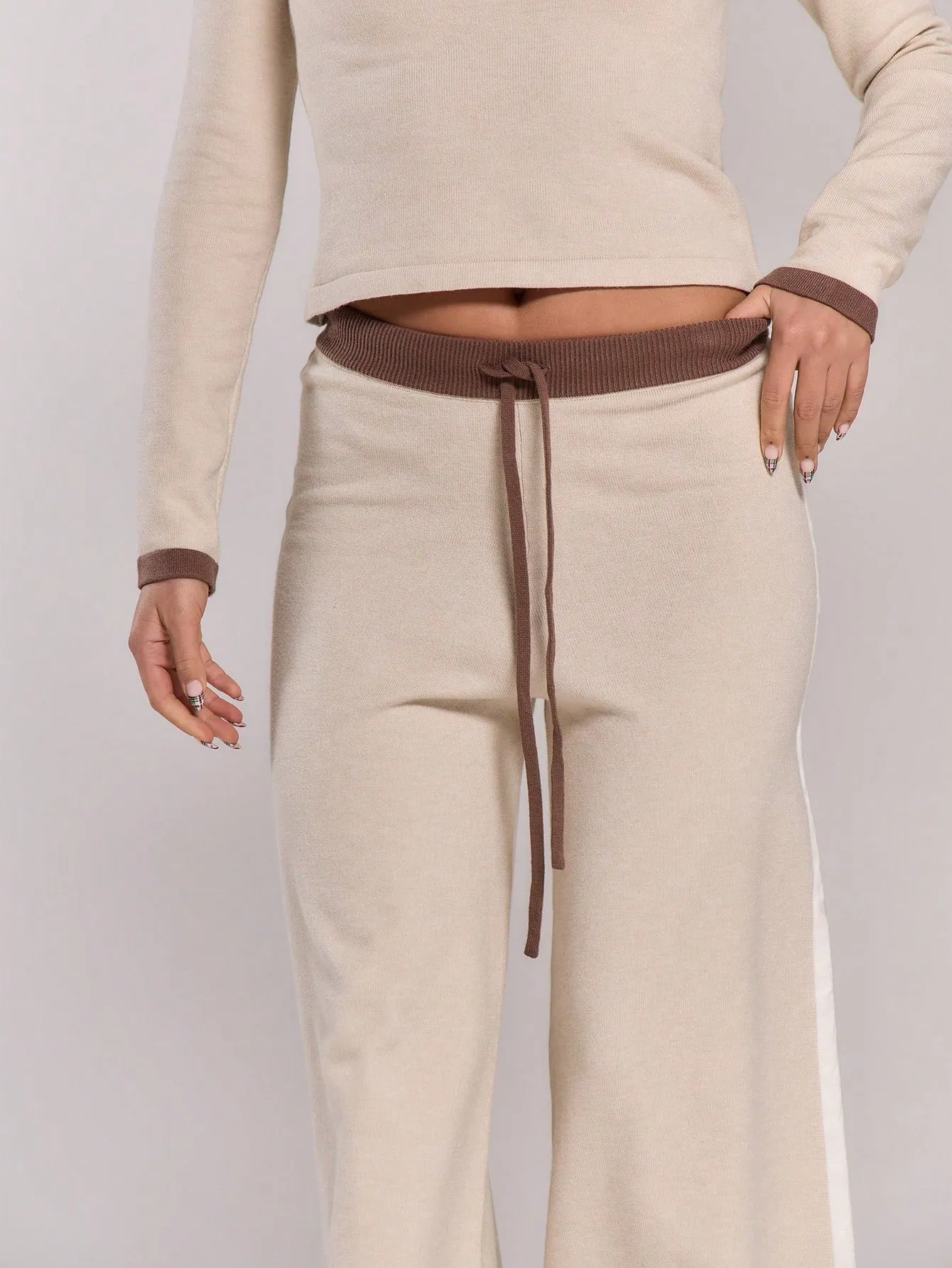 Stylish Knit Contrast Drawstring Trousers – Comfortable & Trendy