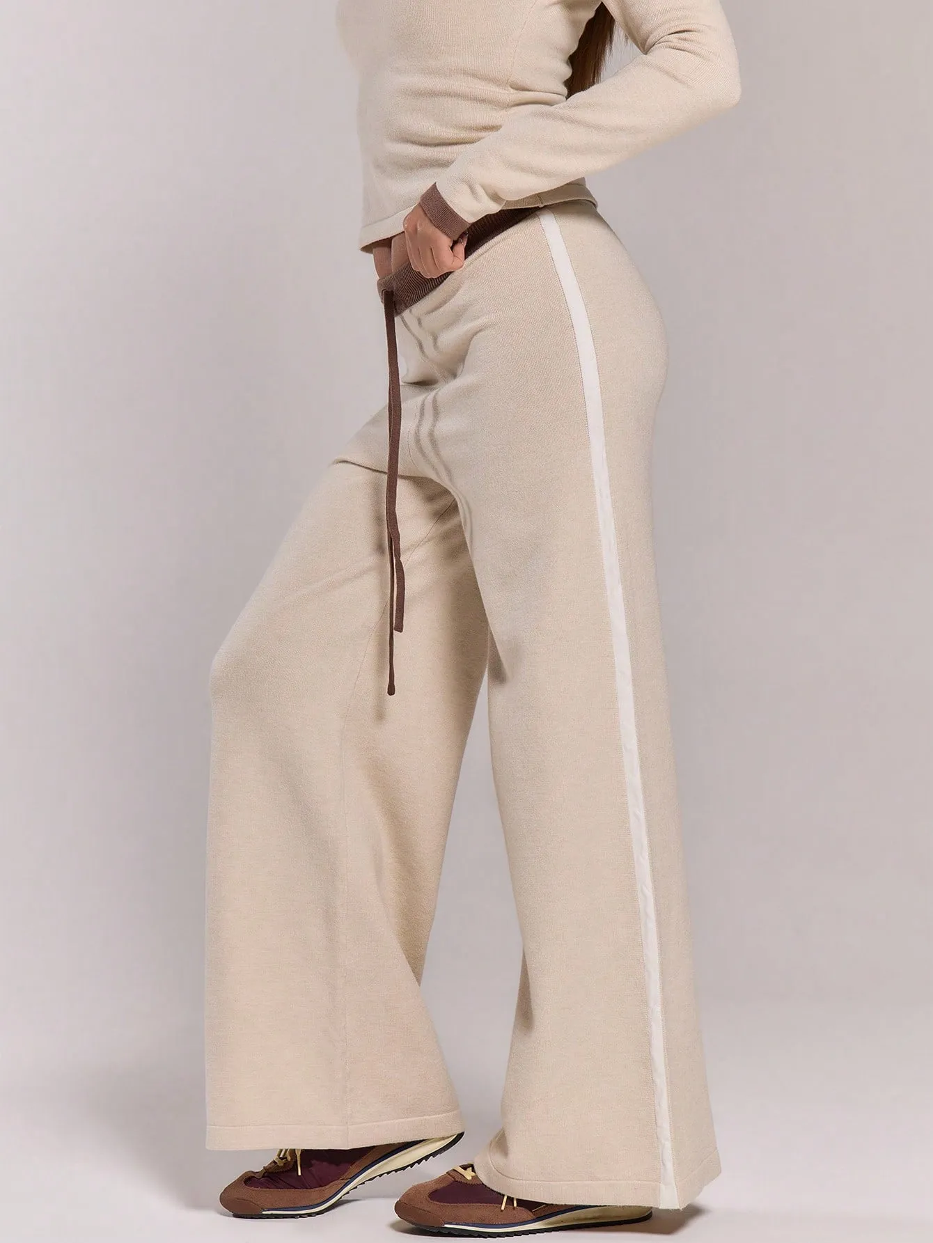 Stylish Knit Contrast Drawstring Trousers – Comfortable & Trendy
