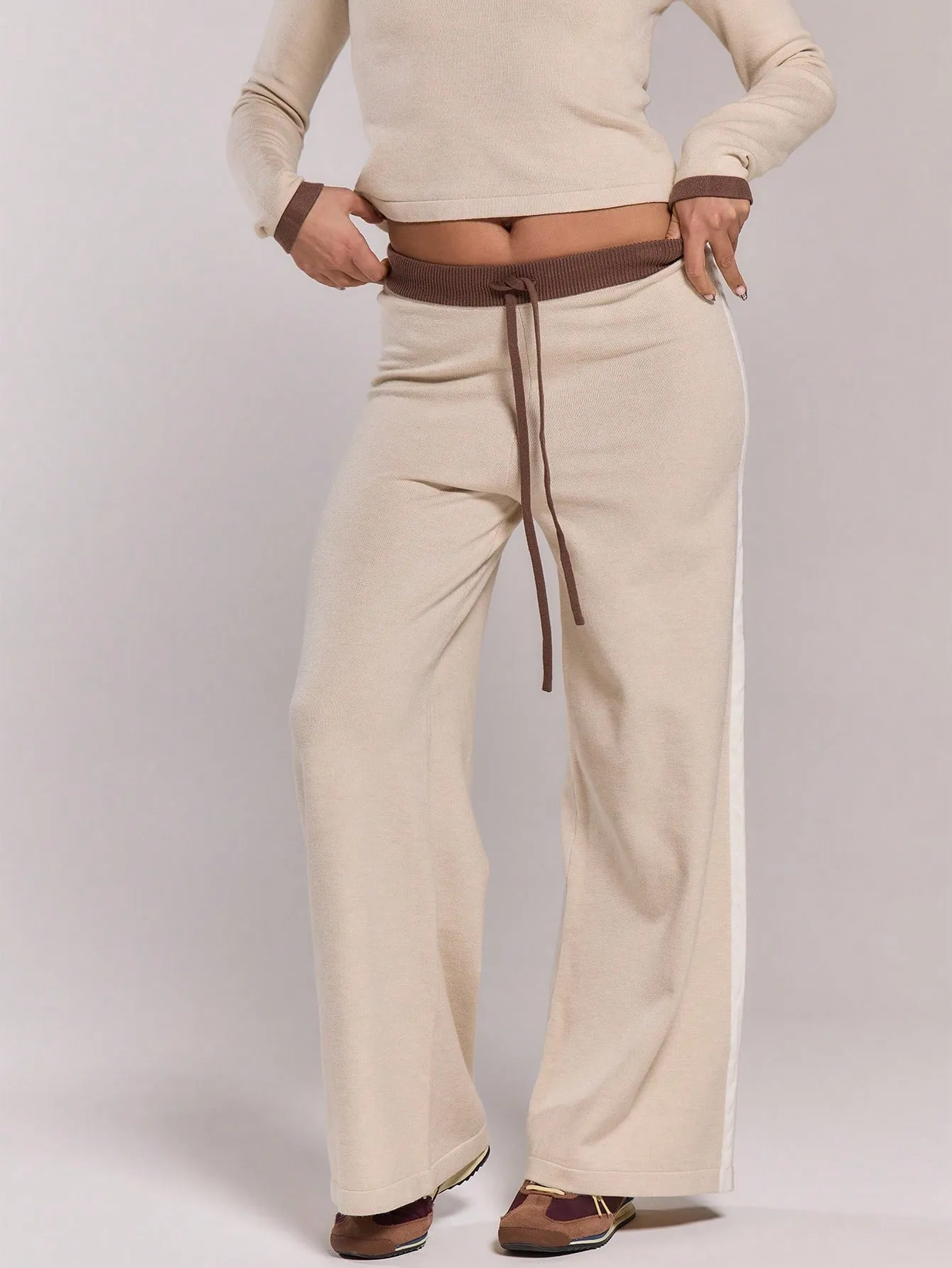 Stylish Knit Contrast Drawstring Trousers – Comfortable & Trendy