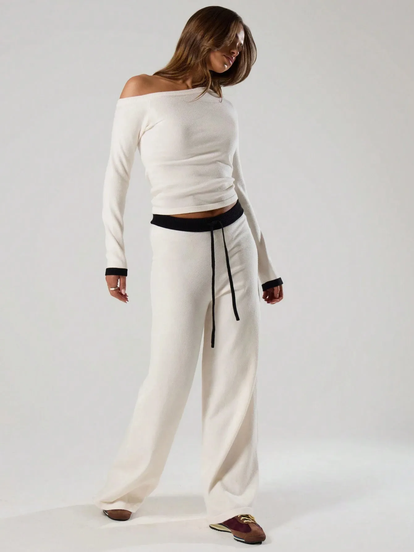 Stylish Knit Contrast Drawstring Trousers – Comfortable & Trendy