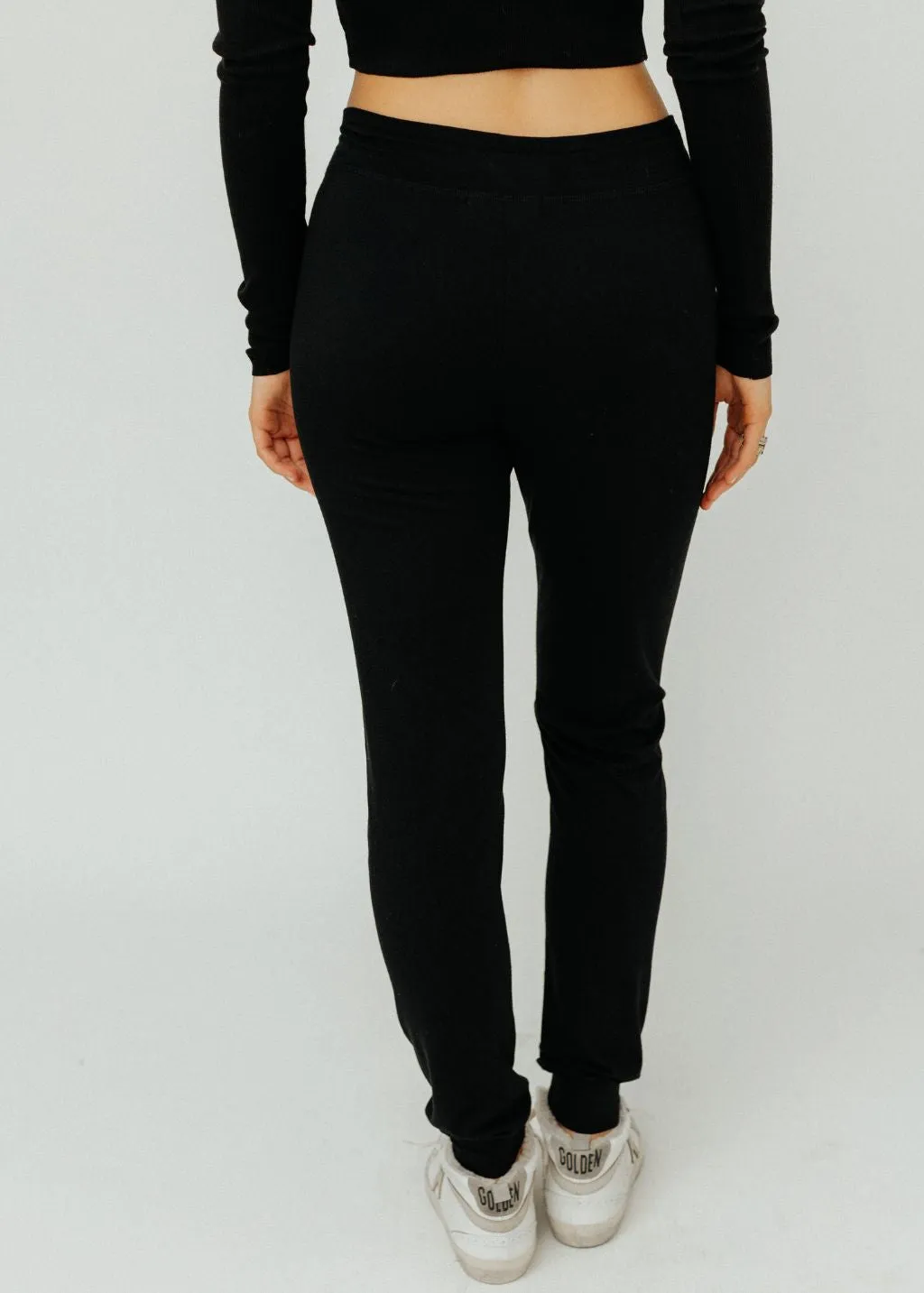 Éterne Drawstring Pant in Black