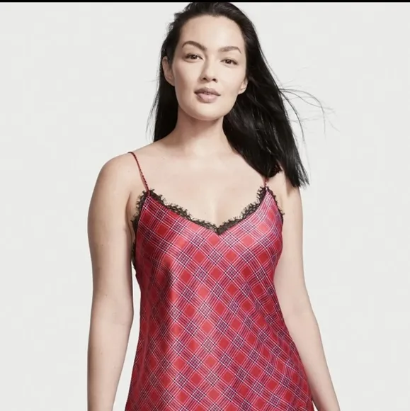 V.S.-(2pc)Red Plaid W/Black Lace Trim &amp; Full Lace Open Back Cami &amp; Mini Shorts