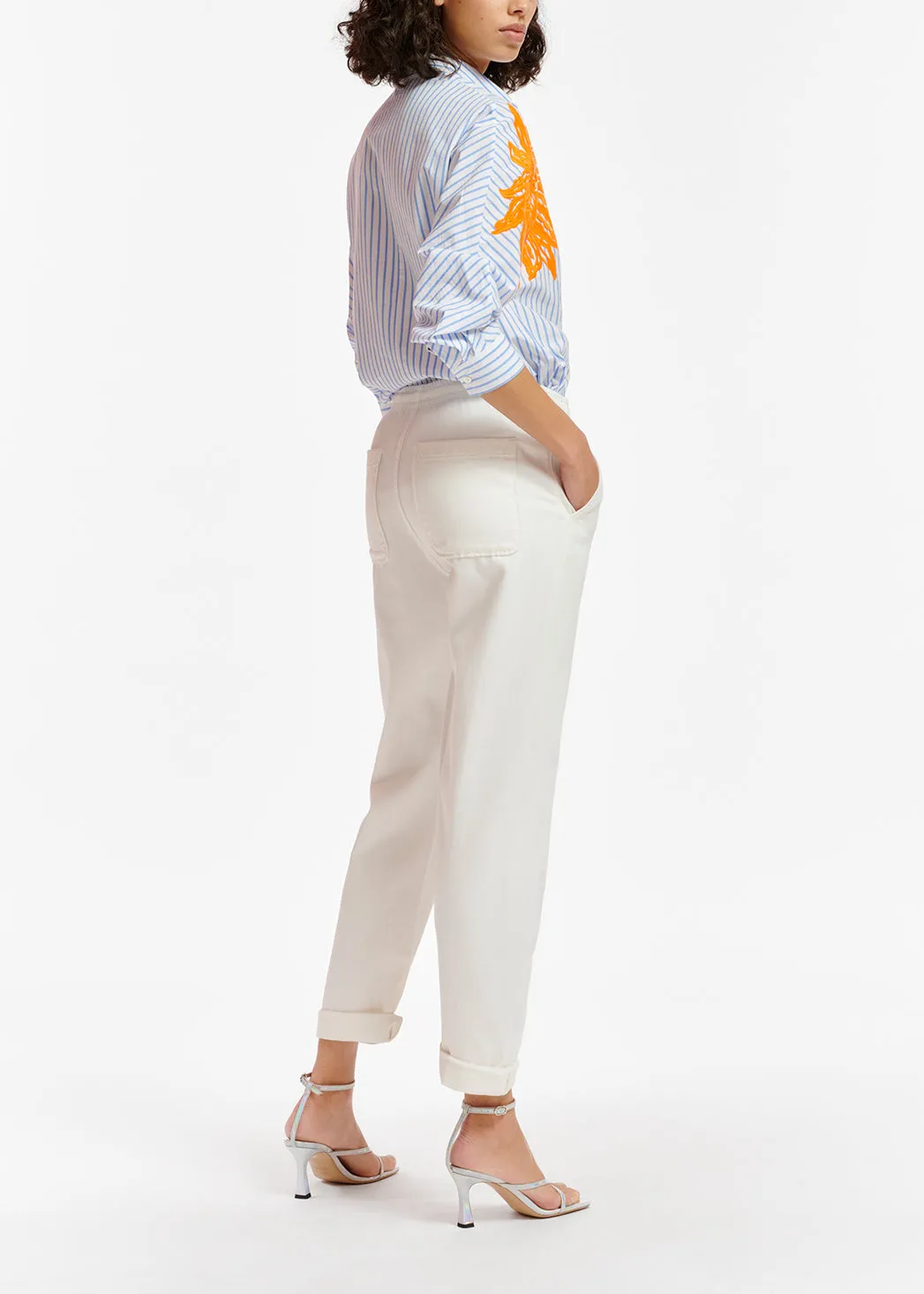 White boyfriend-fit jeans