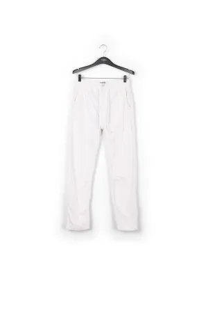 White boyfriend-fit jeans