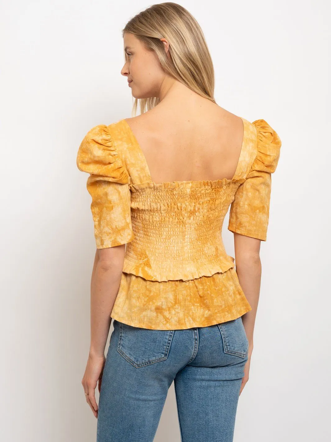 WOMAN'S SHORT SLEEVE TIE-DYE SQUARE NECK SMOCKING TOP