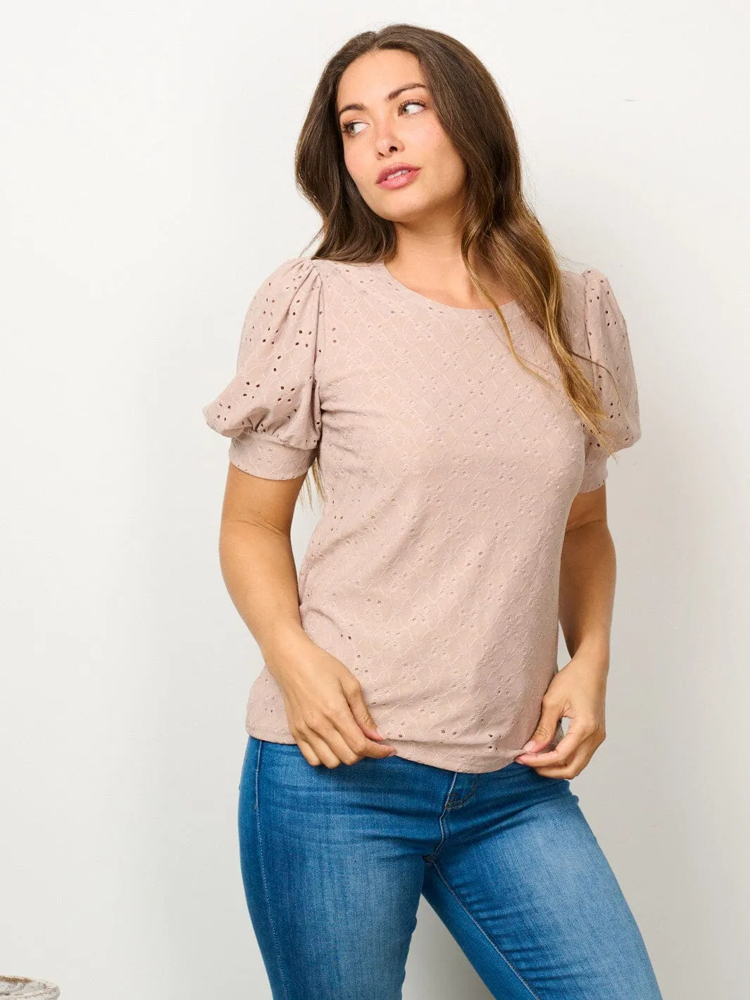 WOMEN'S SHORT PUFF SLEEVE EYELET DETAILED BLOUSE TOP