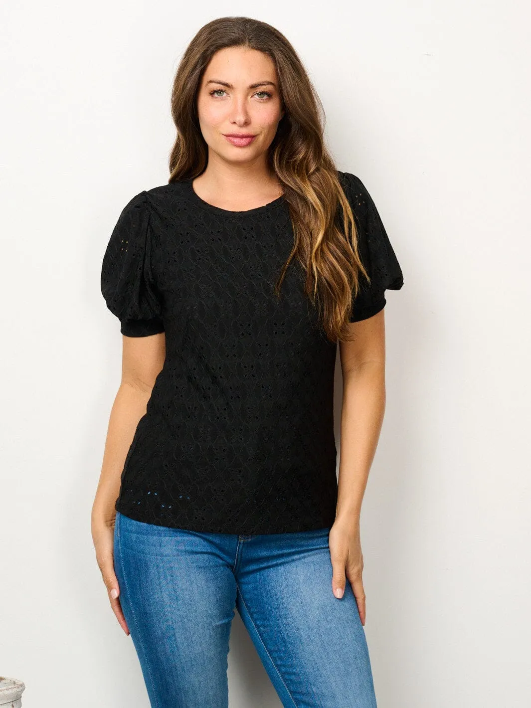 WOMEN'S SHORT PUFF SLEEVE EYELET DETAILED BLOUSE TOP
