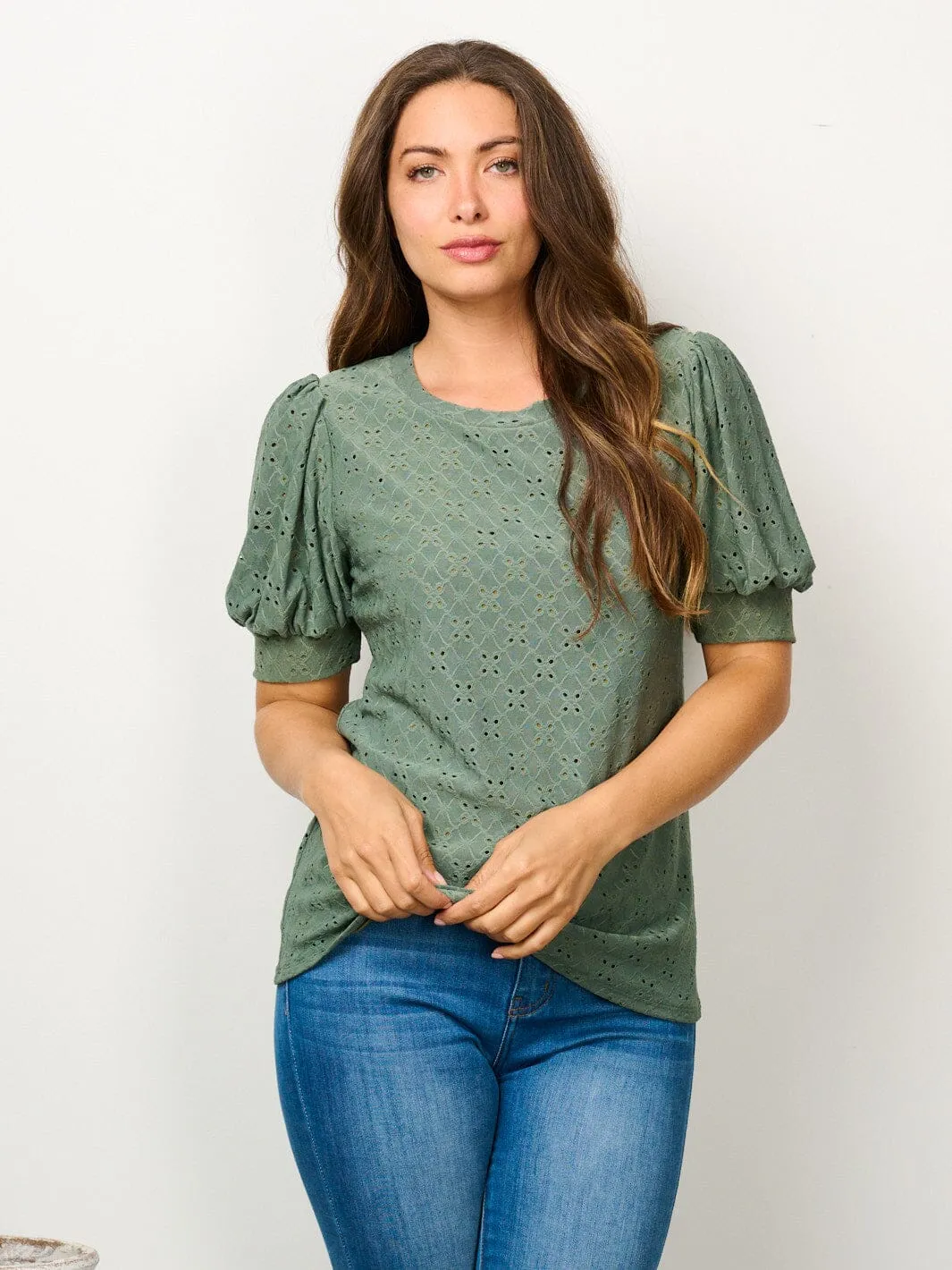 WOMEN'S SHORT PUFF SLEEVE EYELET DETAILED BLOUSE TOP