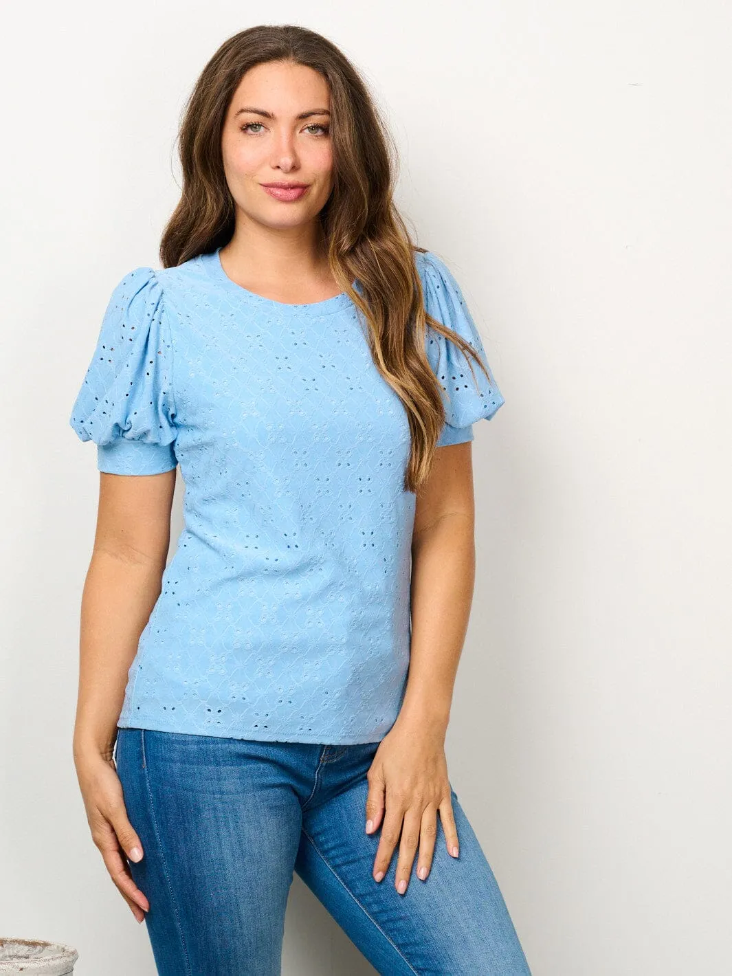WOMEN'S SHORT PUFF SLEEVE EYELET DETAILED BLOUSE TOP