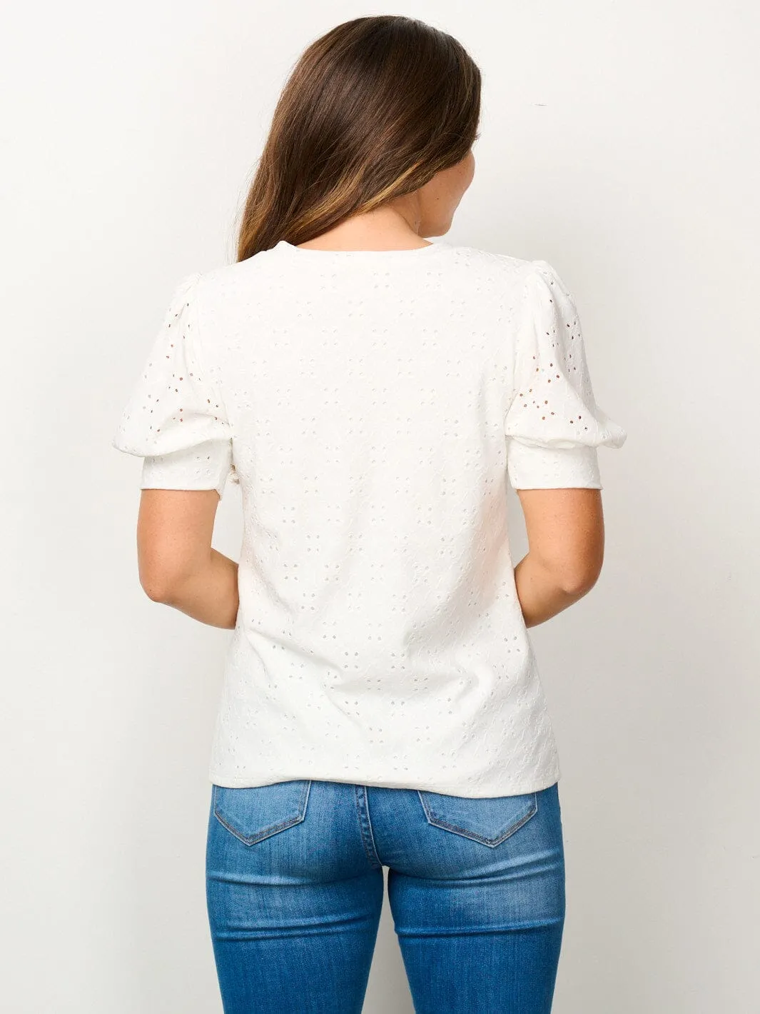 WOMEN'S SHORT PUFF SLEEVE EYELET DETAILED BLOUSE TOP